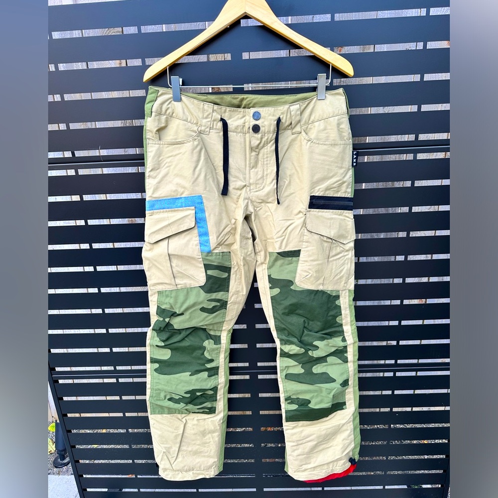 Burton x Gwen Stefani’s LAMB Women’s Snow Pants. Medium. Camo and tan.